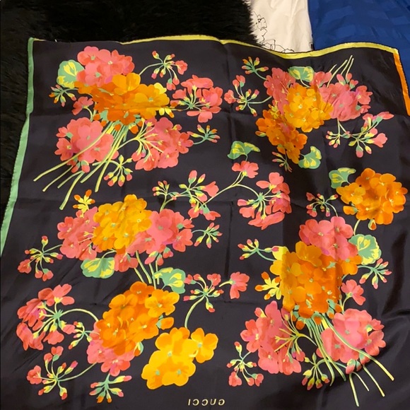 Gucci scarf 🧣 - Picture 6 of 7